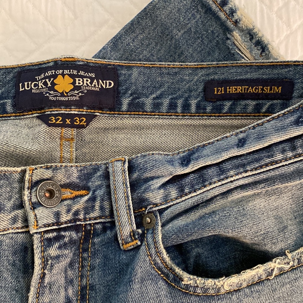 Lucky Brand 121 Heritage Slim Jeans in Light Blue with Gold Stitching